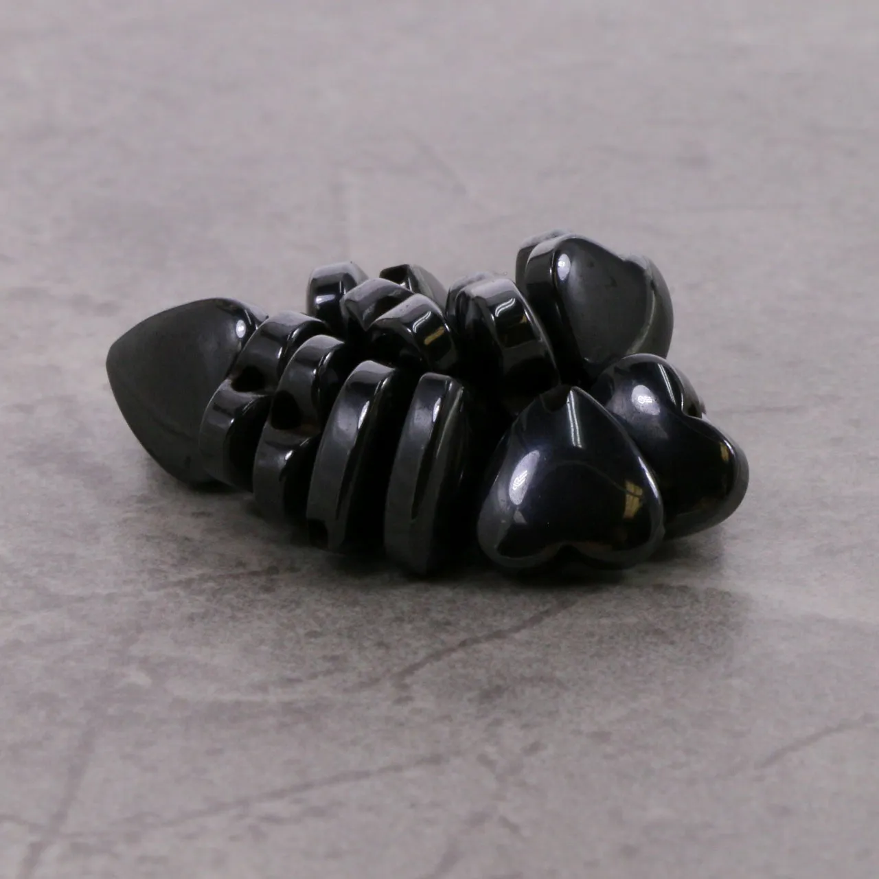 8mm Magnetic Hematite Puff Heart Mh26