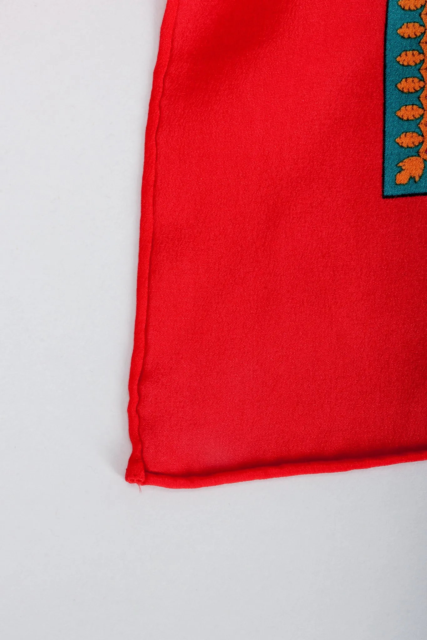 Arabesque Border Crepe Scarf