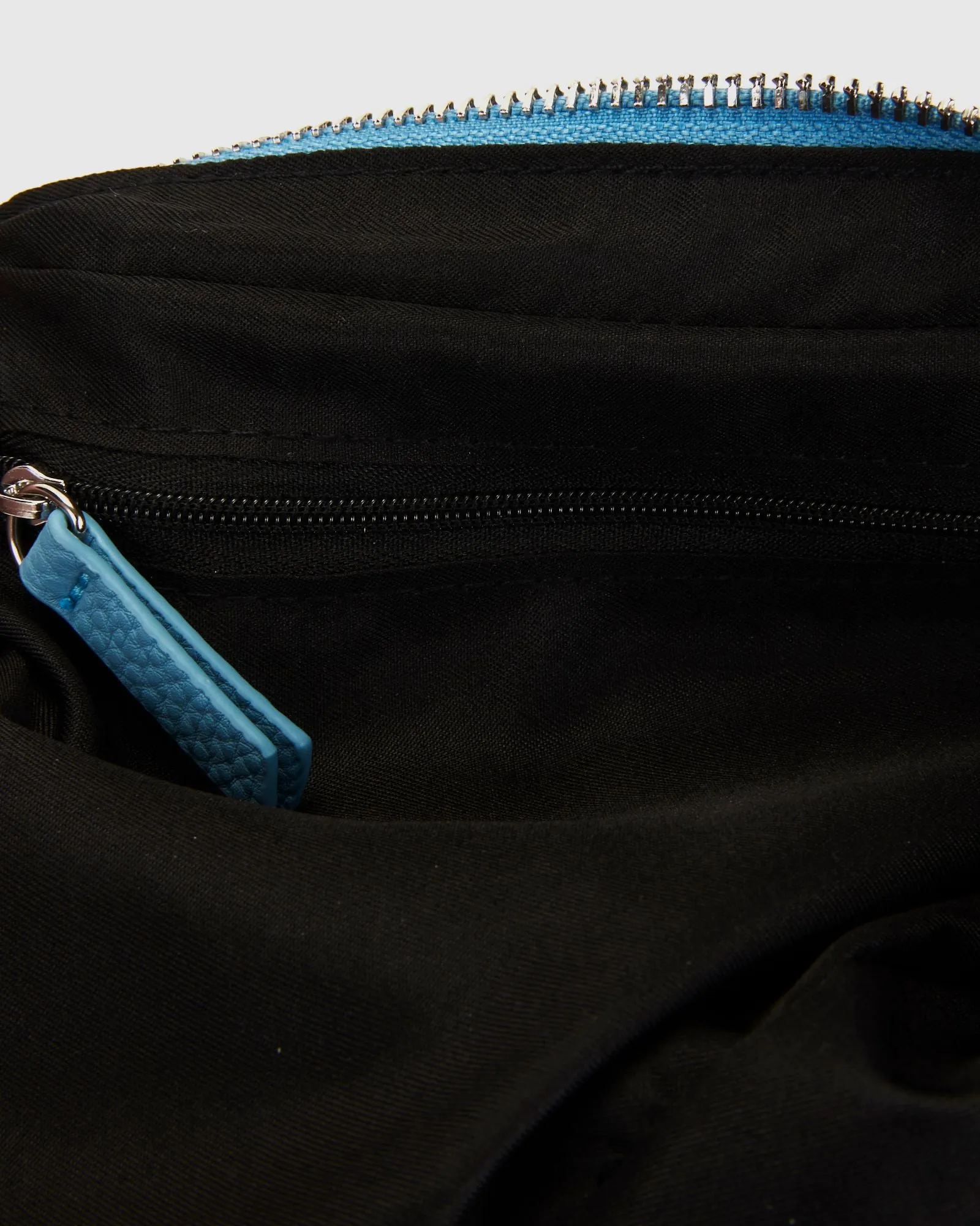 BOND Camera Crossbody Blue