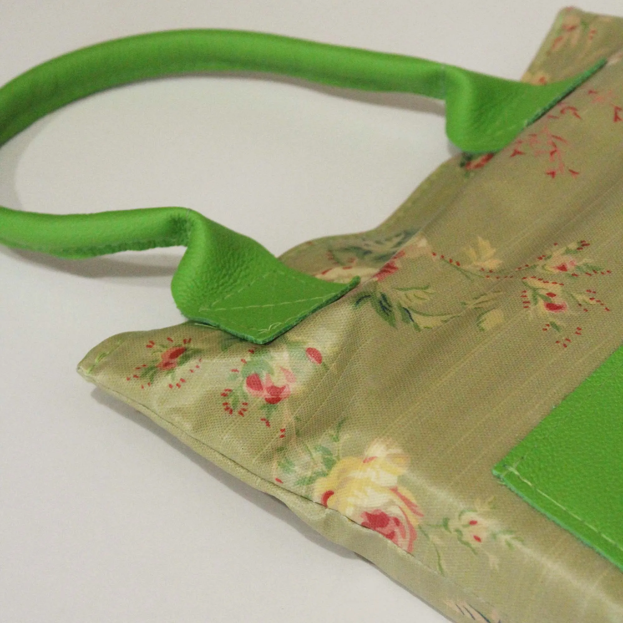 Bradley's Tannery Green Floral PU and Leather Gardeners' Kneeler