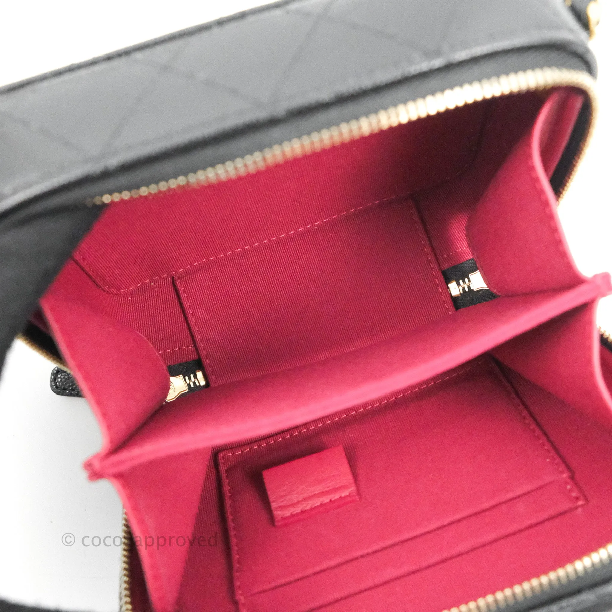 Chanel Quilted Twist Your Buttons Camera Black Caviar Gold Hardware