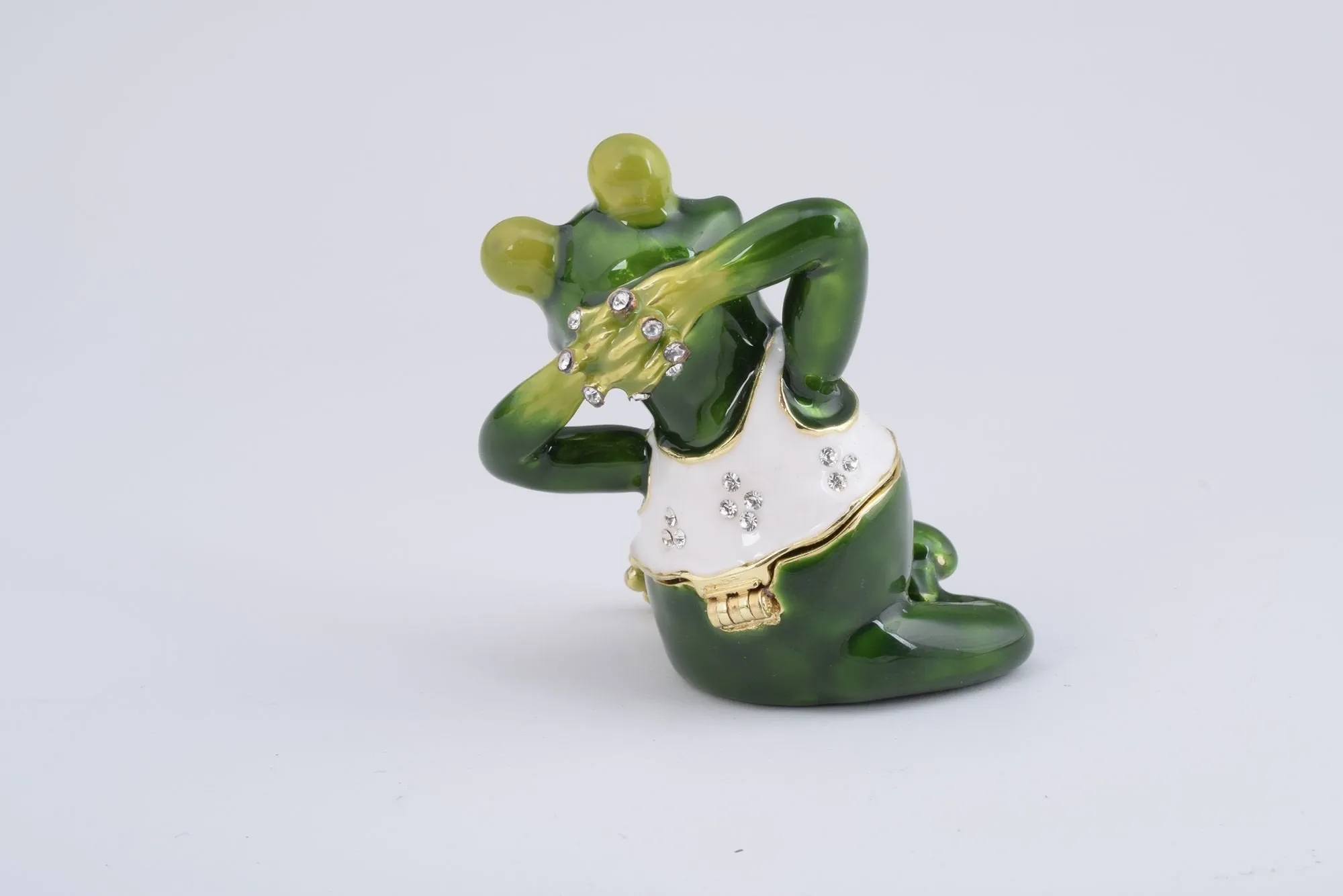 Gymnastic Frog with a White Shirt