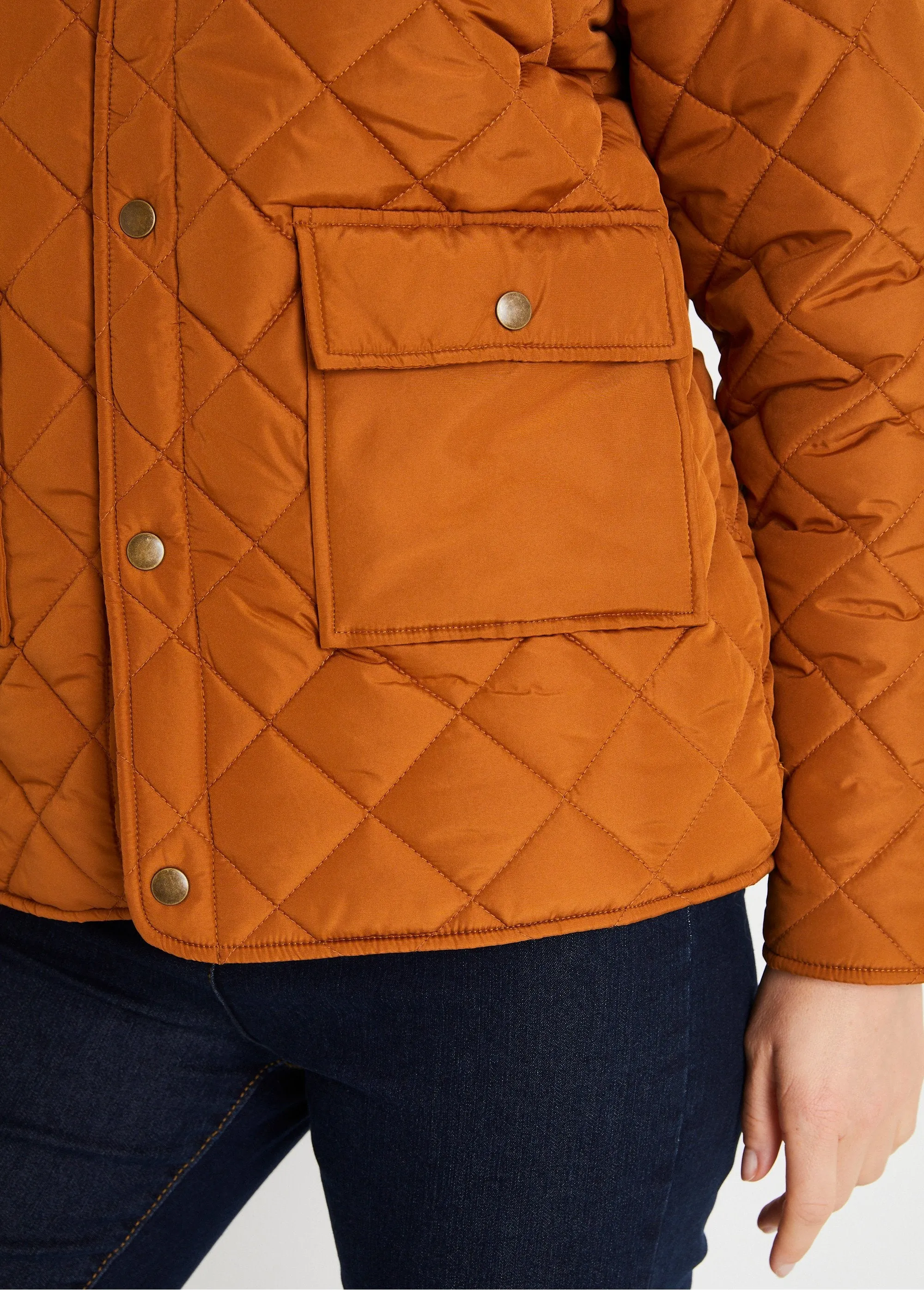 Lightweight quilted down jacket with snap fastener