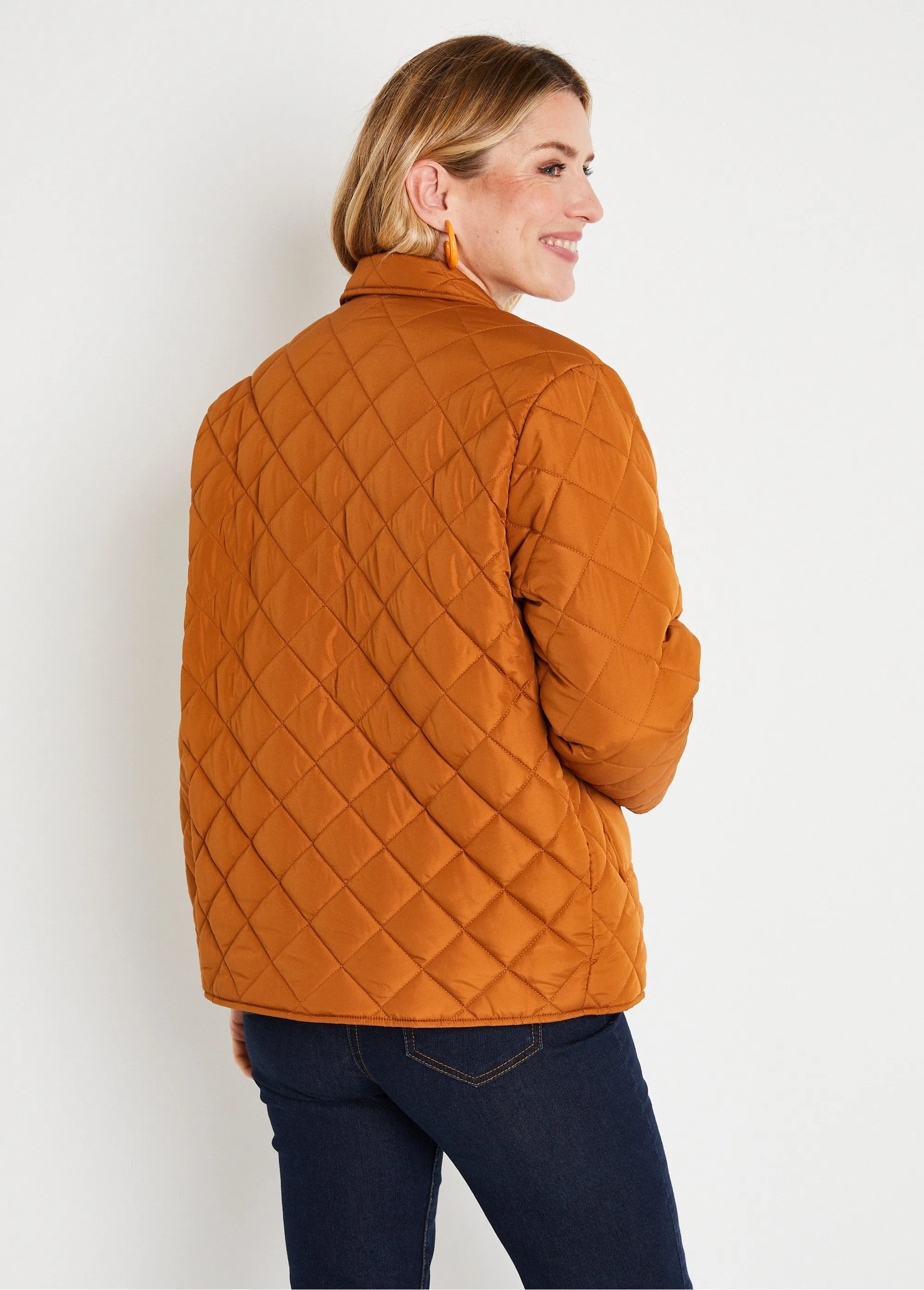 Lightweight quilted down jacket with snap fastener