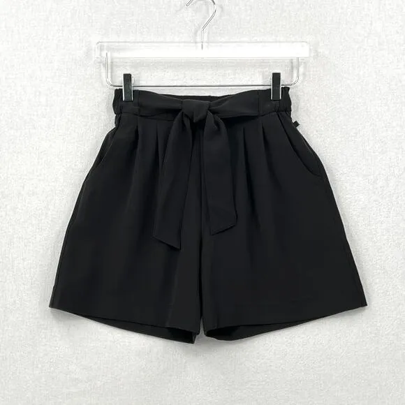 LULULEMON Noir Short 5.5” Womens 4 Black High Rise Pleated Elastic Tie Waist