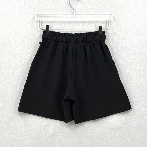LULULEMON Noir Short 5.5” Womens 4 Black High Rise Pleated Elastic Tie Waist