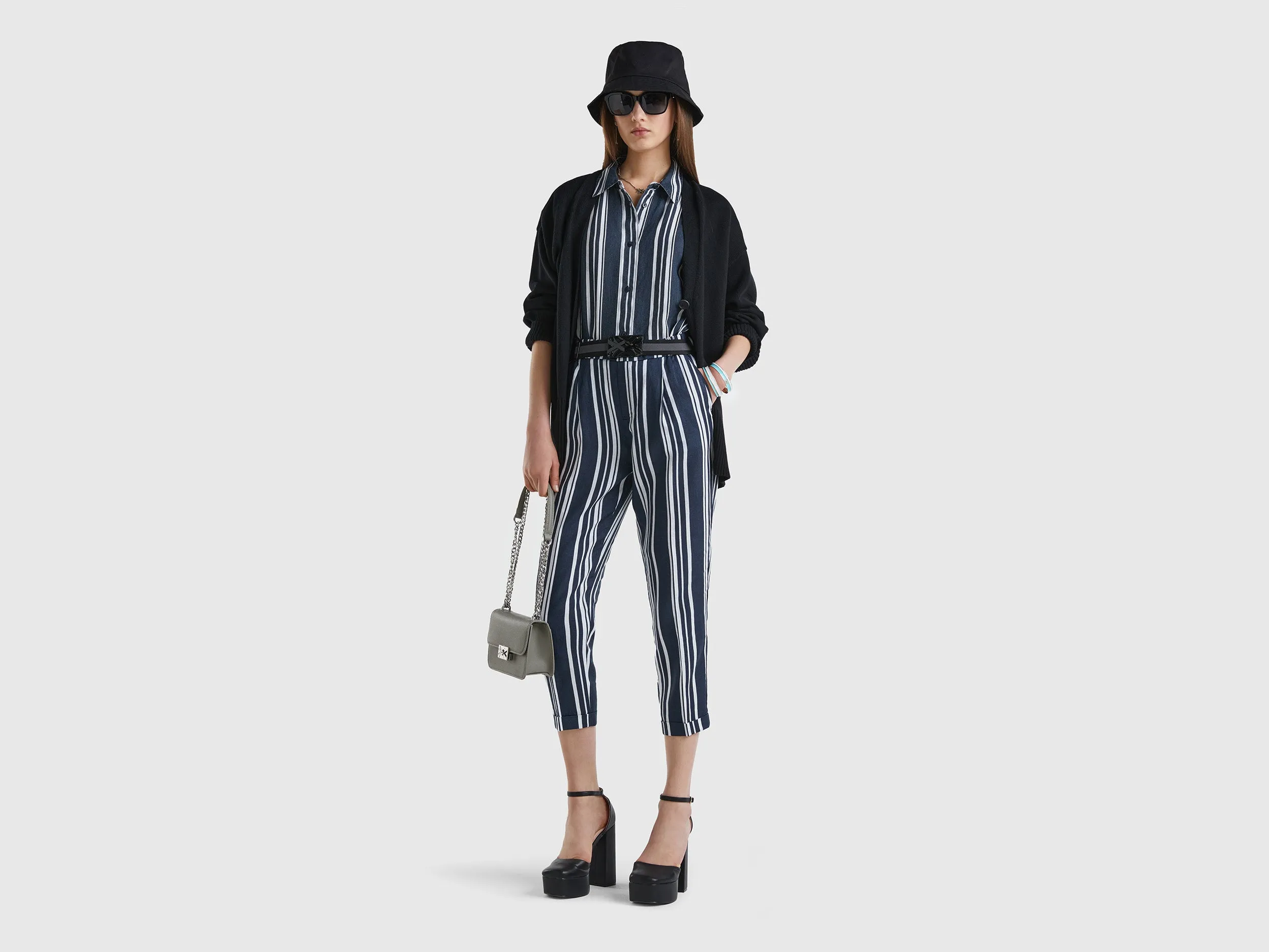 Patterned Cropped Tapered Fit Blue Linen Trousers