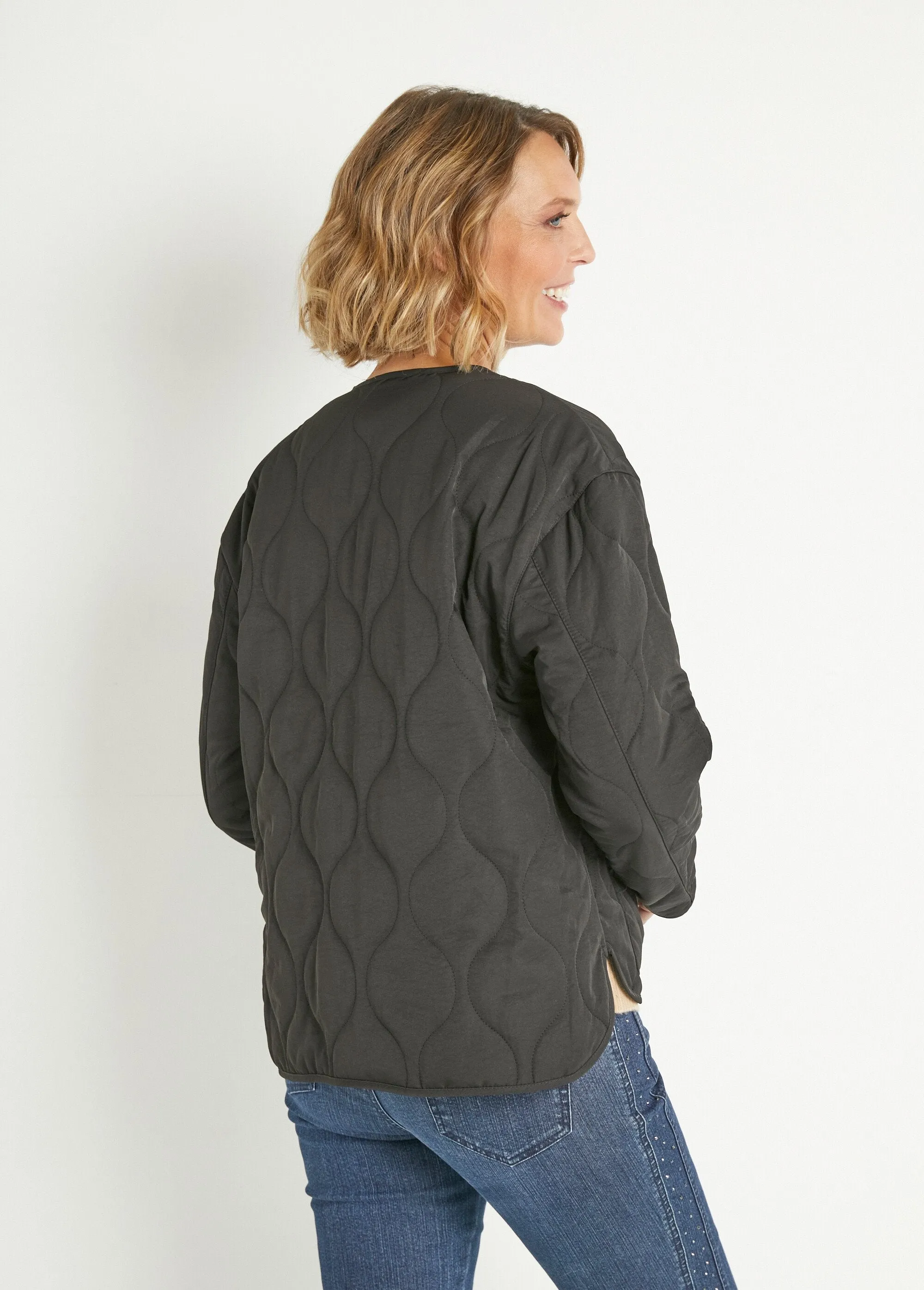 Plain quilted jacket with zipper and topstitching
