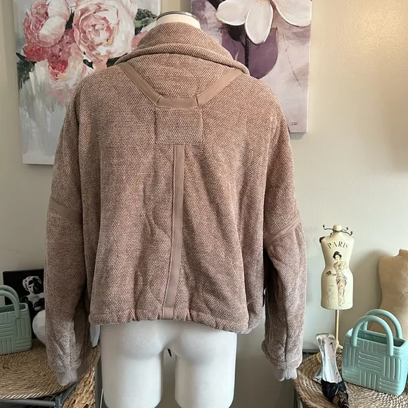 POL Women’s Jacket Size Medium