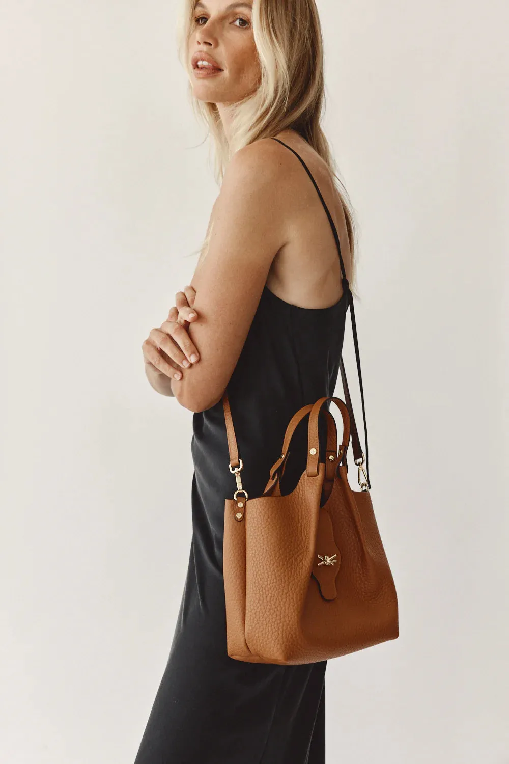 Vestirsi Grace Small East West Tote Tan