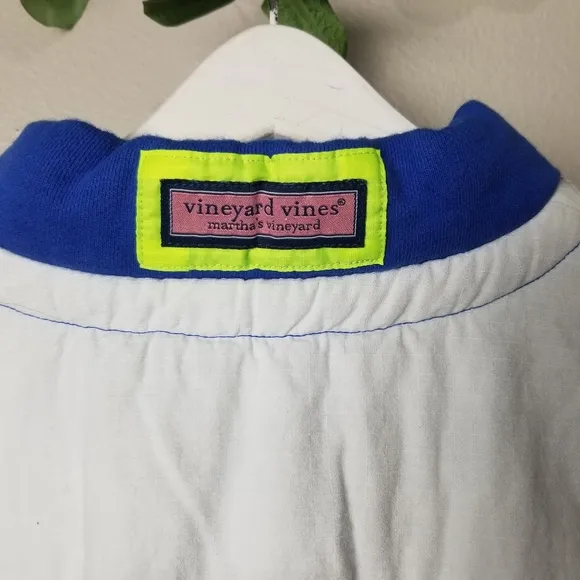 Vineyard Vines color block sweatshirt size…